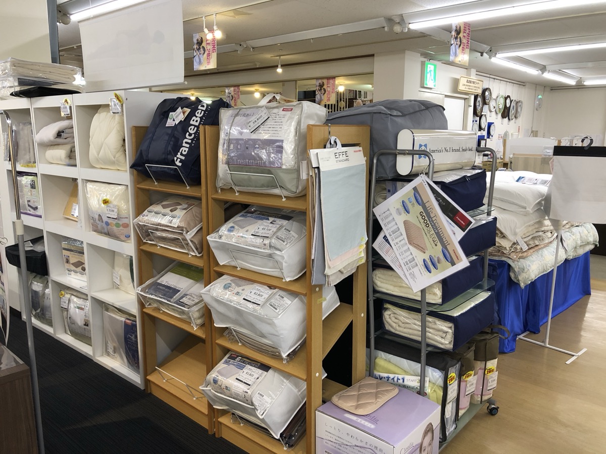 寝具（枕や羽毛布団、カバー類）