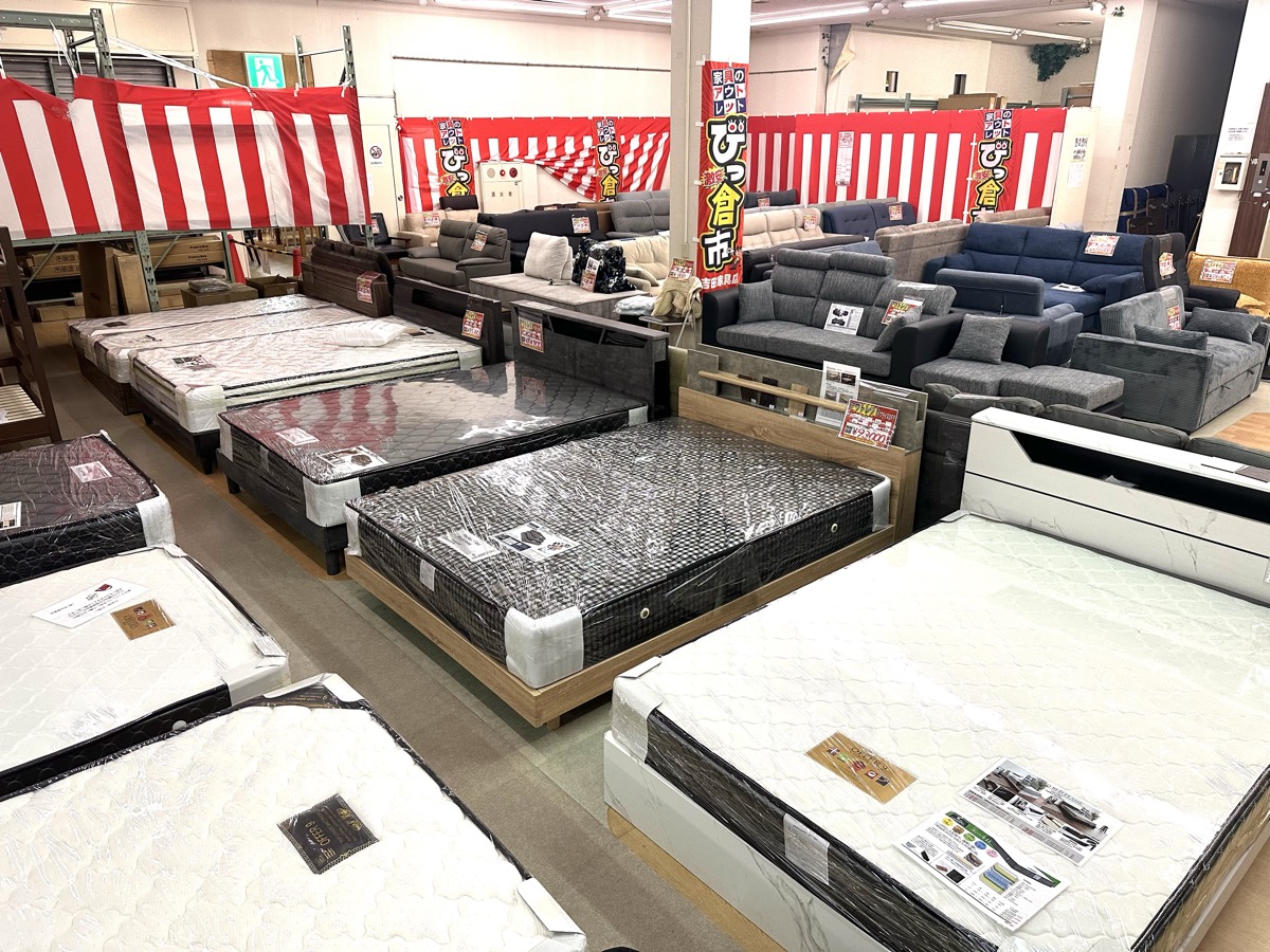 アウトレット商品展示（びっ倉市）